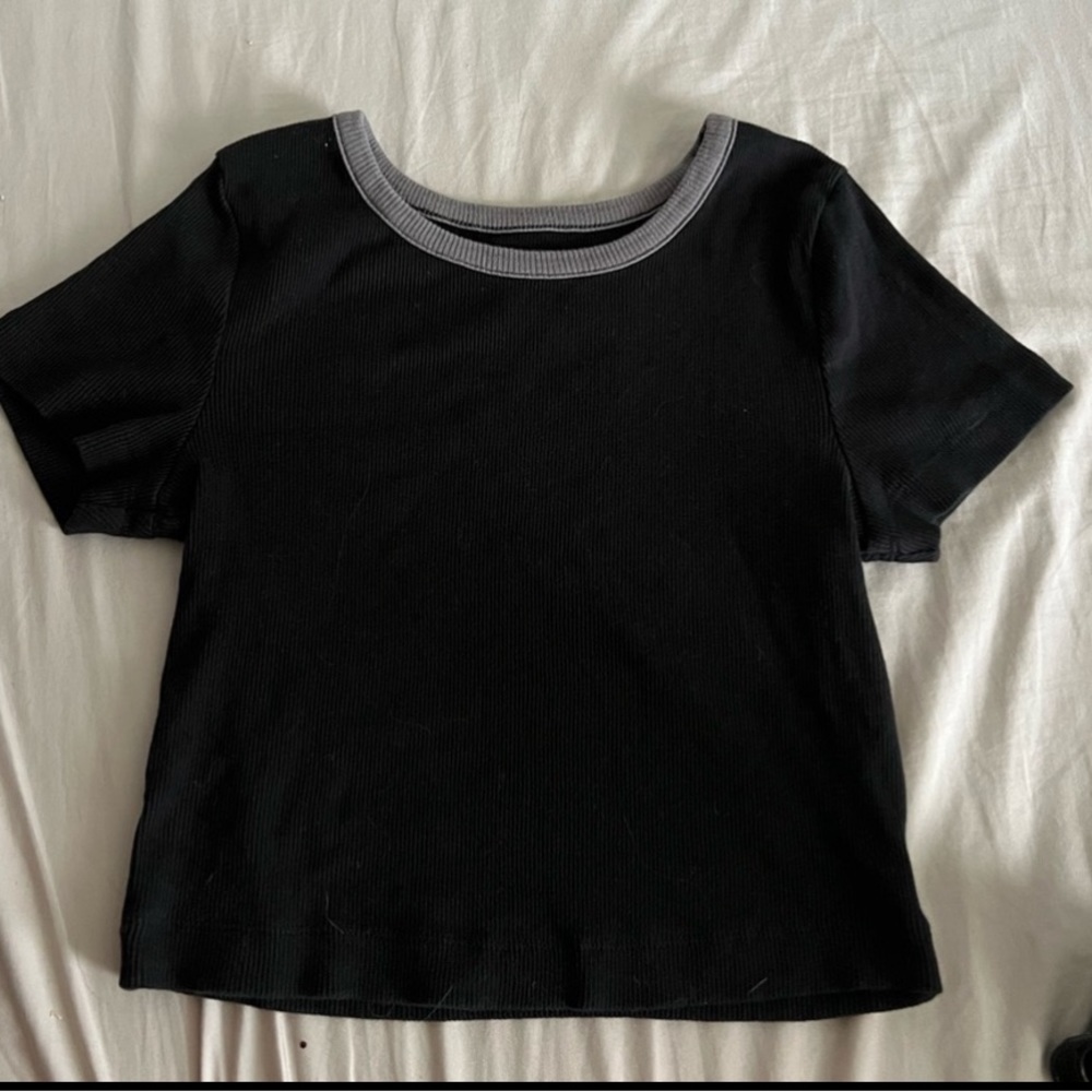 urban outfitters crop baby tee